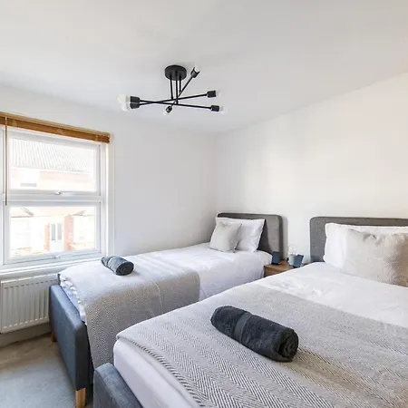 Апартаменты Taylors Townhouse Ройал-Танбридж-Уэльс Экстерьер фото
